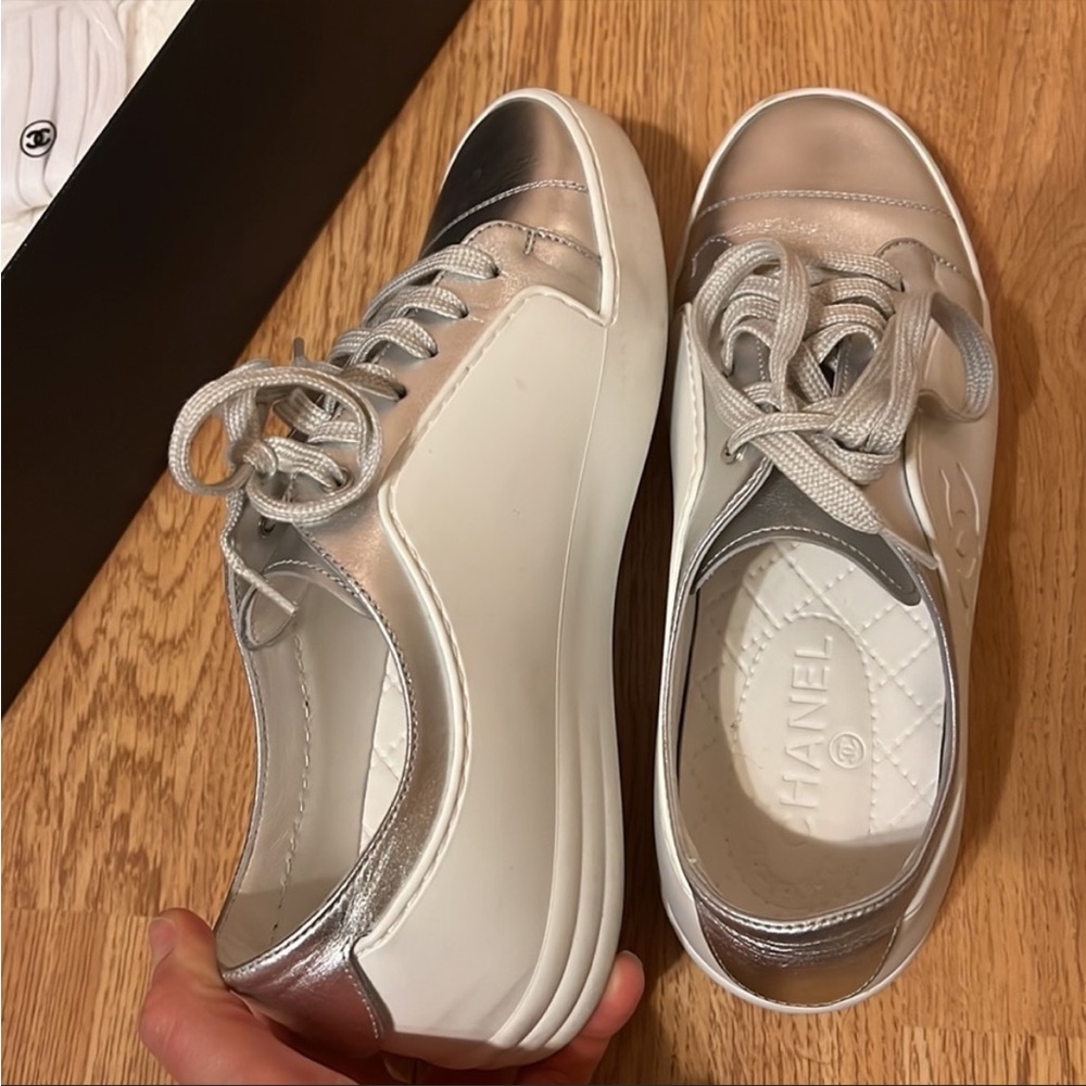 Beautiful Chanel CC  Tennis shoes size 8.5 - Picture 3 of 8